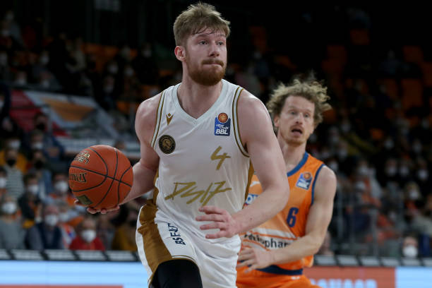 击欧战资格 击欧战资格